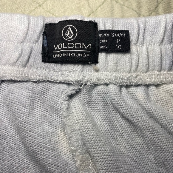 Volcom shorts, size S,lounger or sport. Cotton Tie-dyed print, gray &Violet - Picture 3 of 4